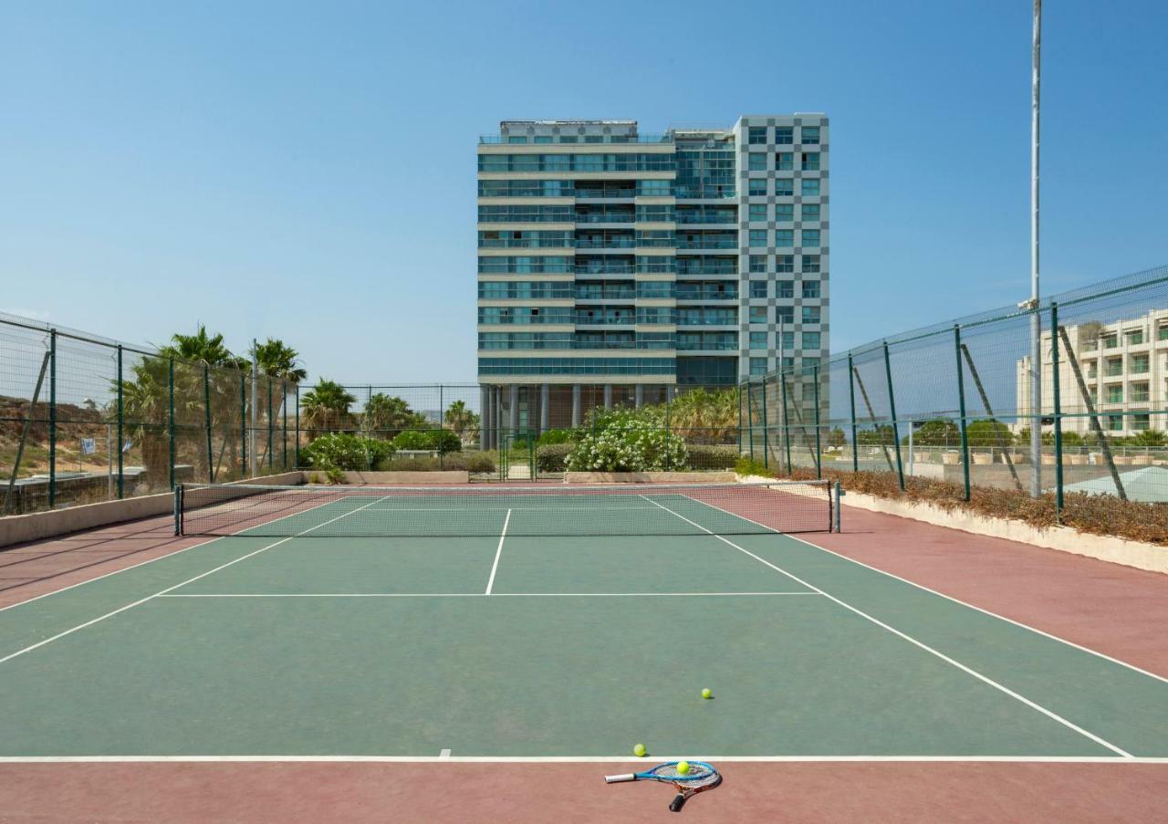 Aparthotel Okeanos On The Beach Herzelia Facilidades foto